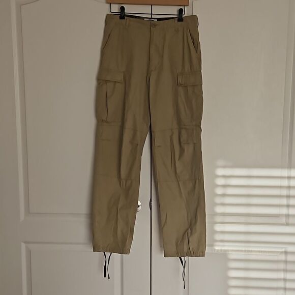 Old Navy Men Relaxed Fit Khaki Cargo Pants With Camo Ankle String 31×32 - Picture 2 of 16